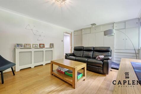 Family Room Inward.jpg