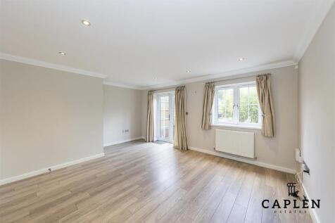 563C New North Road - 05.jpg