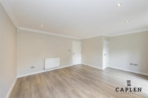 563C New North Road - 07.jpg