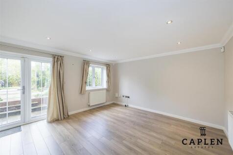 563C New North Road - 06.jpg
