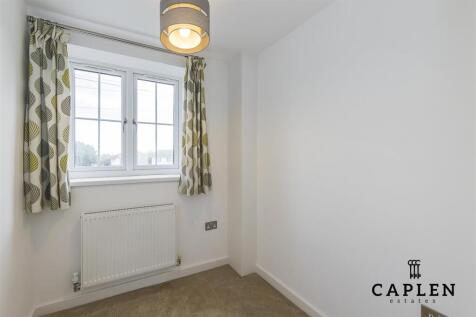563C New North Road - 12.jpg