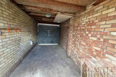 Garage 1.jpg