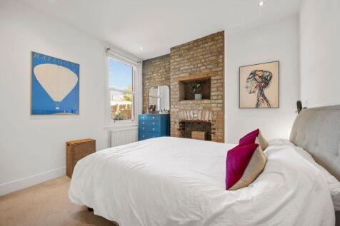 BEDROOM 2.jpeg