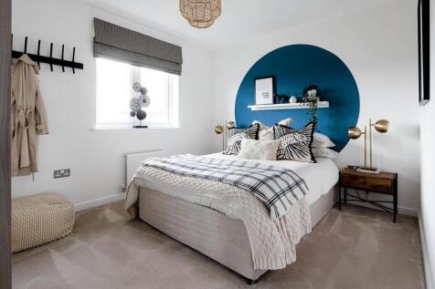 Double bedroom with space for wardrobes