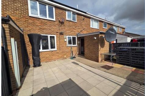 18 dovedale back garden.JPG