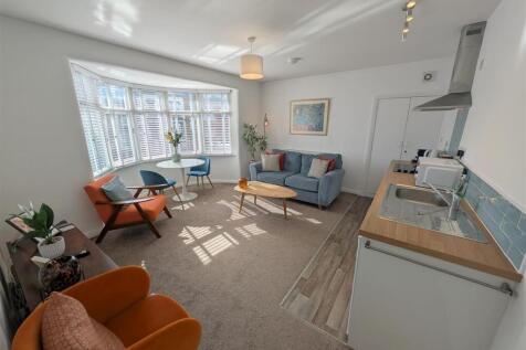Lounge/Kitchen