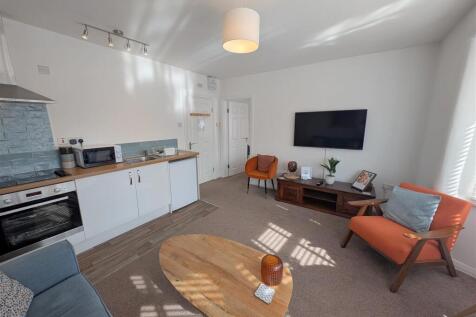 Lounge/Kitchen