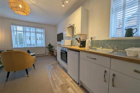 Lounge/Kitchen