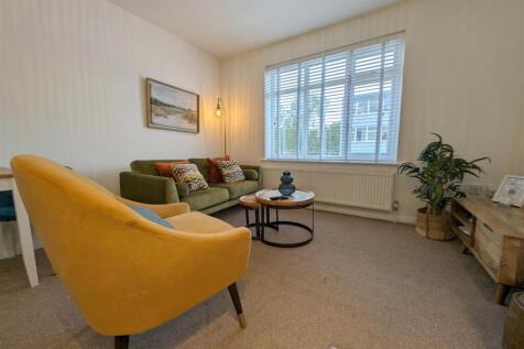 Lounge/Kitchen