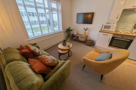 Lounge/Kitchen
