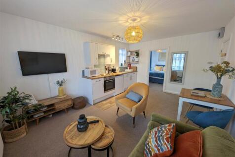 Lounge/Kitchen