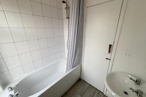 BATHROOM/WC