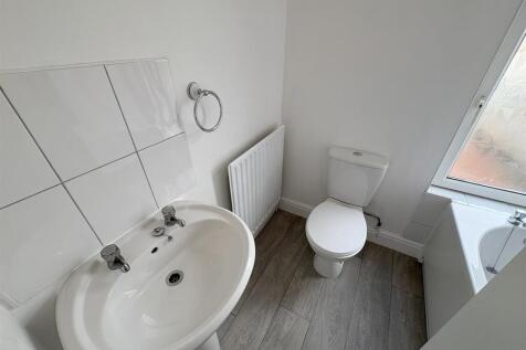 BATHROOM/WC