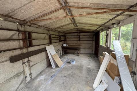 Garage/Workshop
