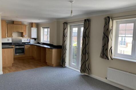LOUNGE/DINING ROOM/KITCHEN