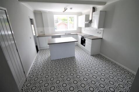 Open Plan Kitchen and Dining Room