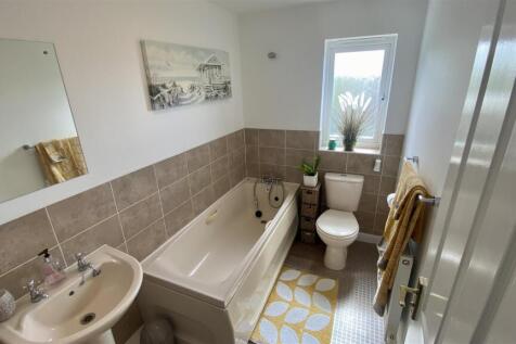 Family Bathroom/WC