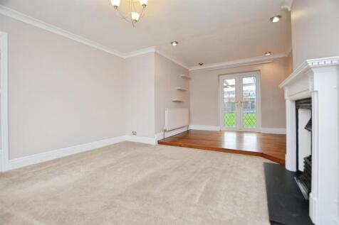 Living Room/Dining Area