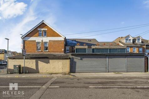 Garages 