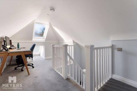 Second Floor Landing / Office Space 