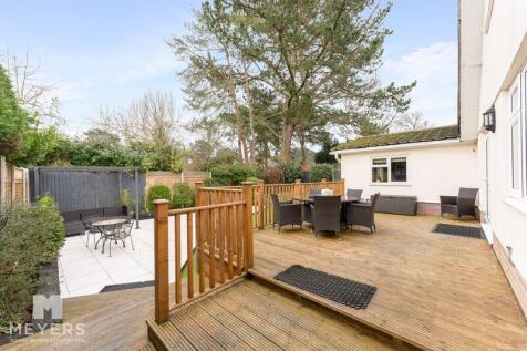Decking/Garden