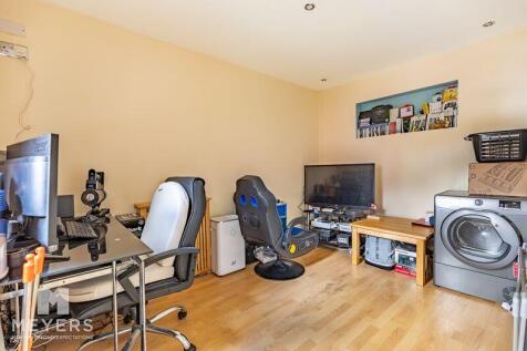 Downstairs Bedroom / Office