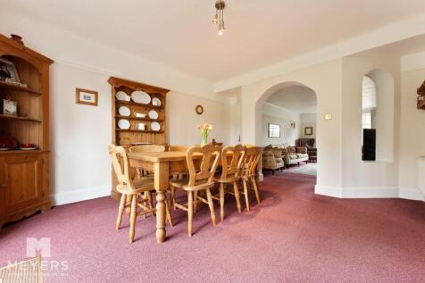 Dining Area/Lounge