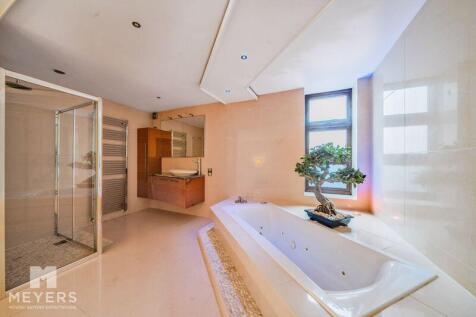 Bedroom 1 Ensuite