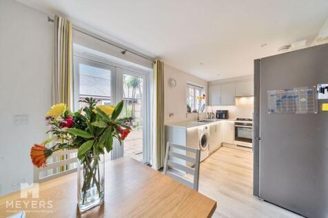 Kitchen/Dining Area