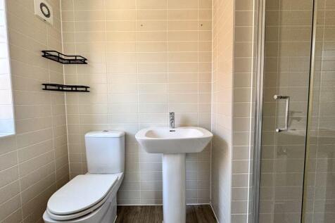 Ensuite to Bedroom 2