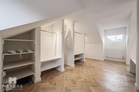 Dressing Room/Bedroom