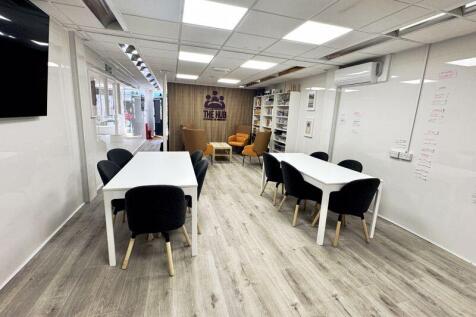 Middle Office Space