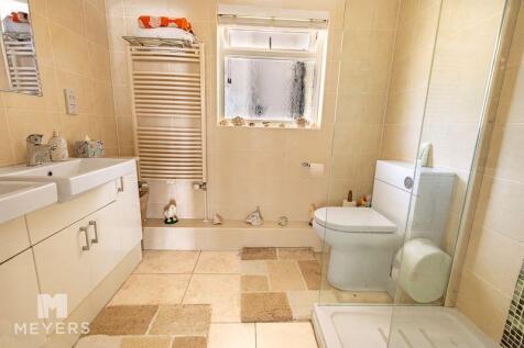 Family Shower Room