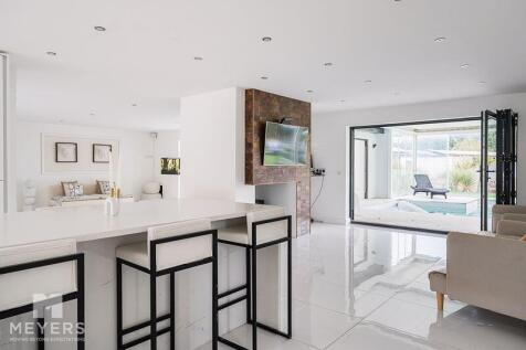Kitchen/Living Space