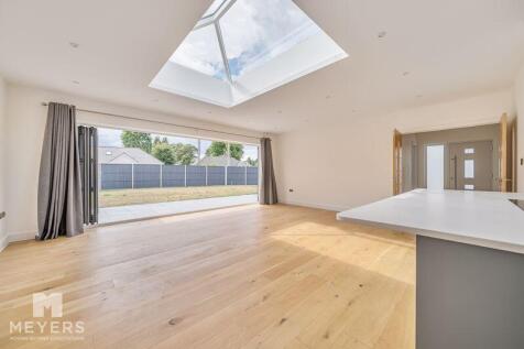 Living/Dining Area