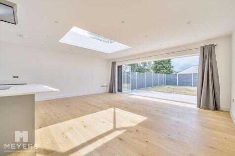 Living/Dining Area