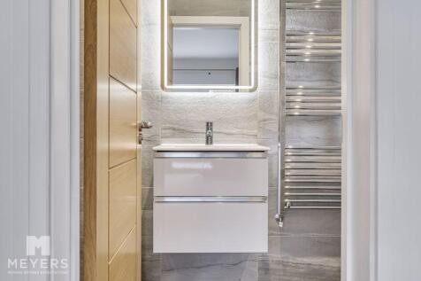 En Suite Shower Room