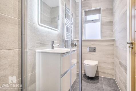 En Suite Shower Room