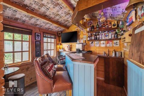 Cabin with Bar Entertainment 