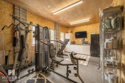Garager / Gym Room
