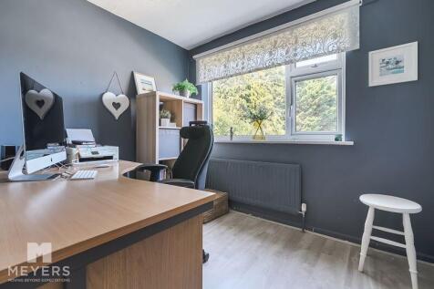 Bedroom / Office Room