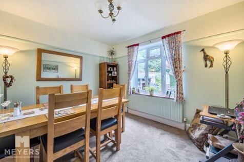 Bedroom 3/Dining Room