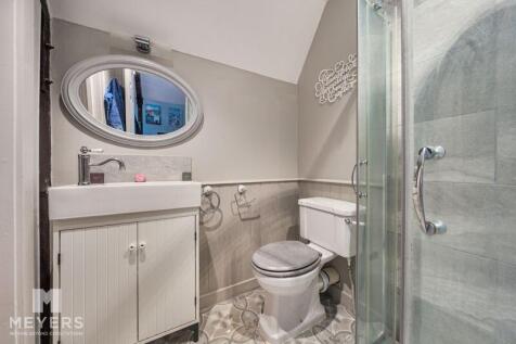 Ensuite Bathroom 
