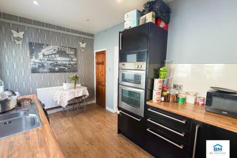 Kitchen image 2