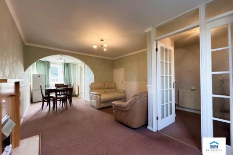 Lounge Through room