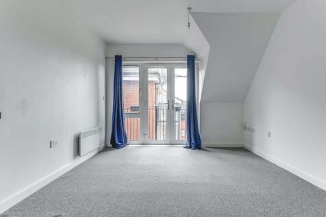 80 Goodes Court-8
