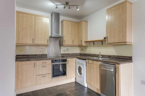 80 Goodes Court-11