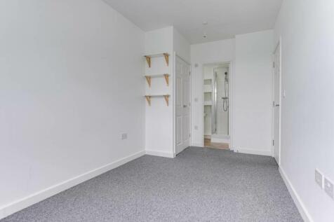 80 Goodes Court-3