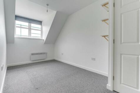 80 Goodes Court-2