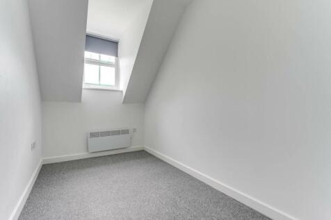 80 Goodes Court-6